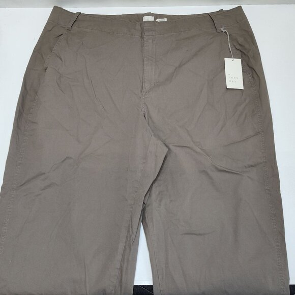 A New Day Womens 20W Chino Brown Stretch Straight Relaxed Cuffed Ankle Pants NWT - Picture 3 of 10